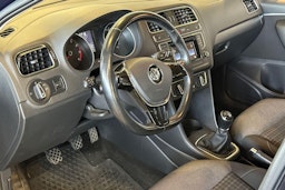 sininen Volkswagen Polo 2015 kuva 3.
