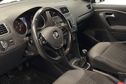 sininen Volkswagen Polo 2015 kuva 6.