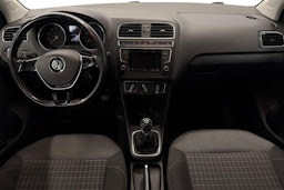 sininen Volkswagen Polo 2015 kuva 7.