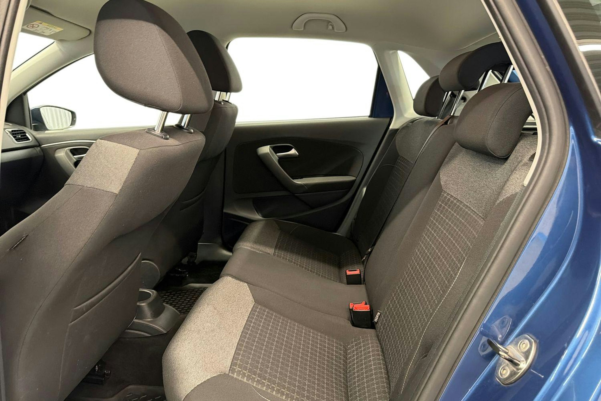 sininen Volkswagen Polo 2015 kuva 8.