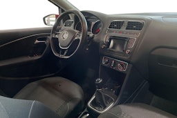 punainen Volkswagen Polo 2015 kuva 3.