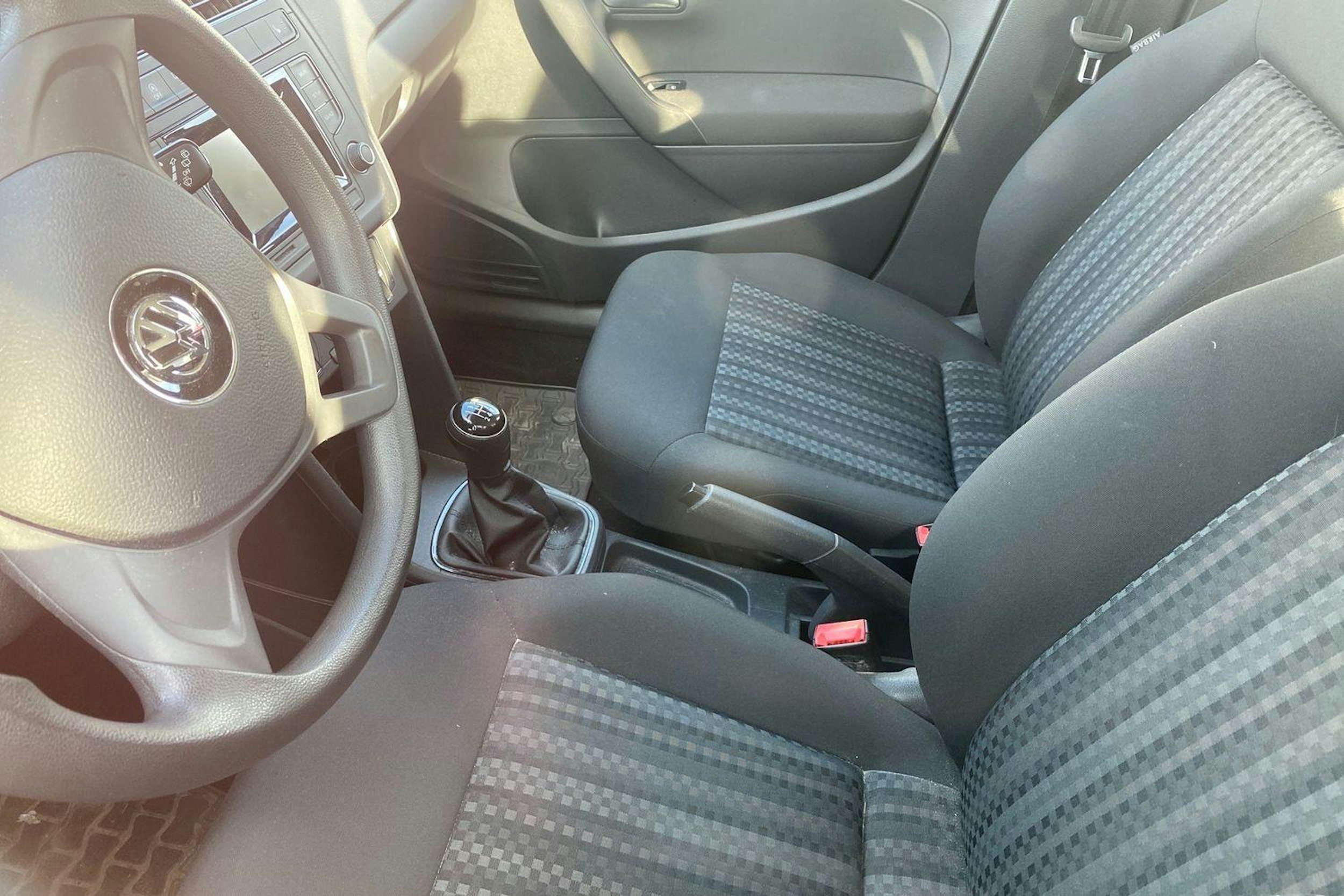 musta Volkswagen Polo 2015 kuva 3.