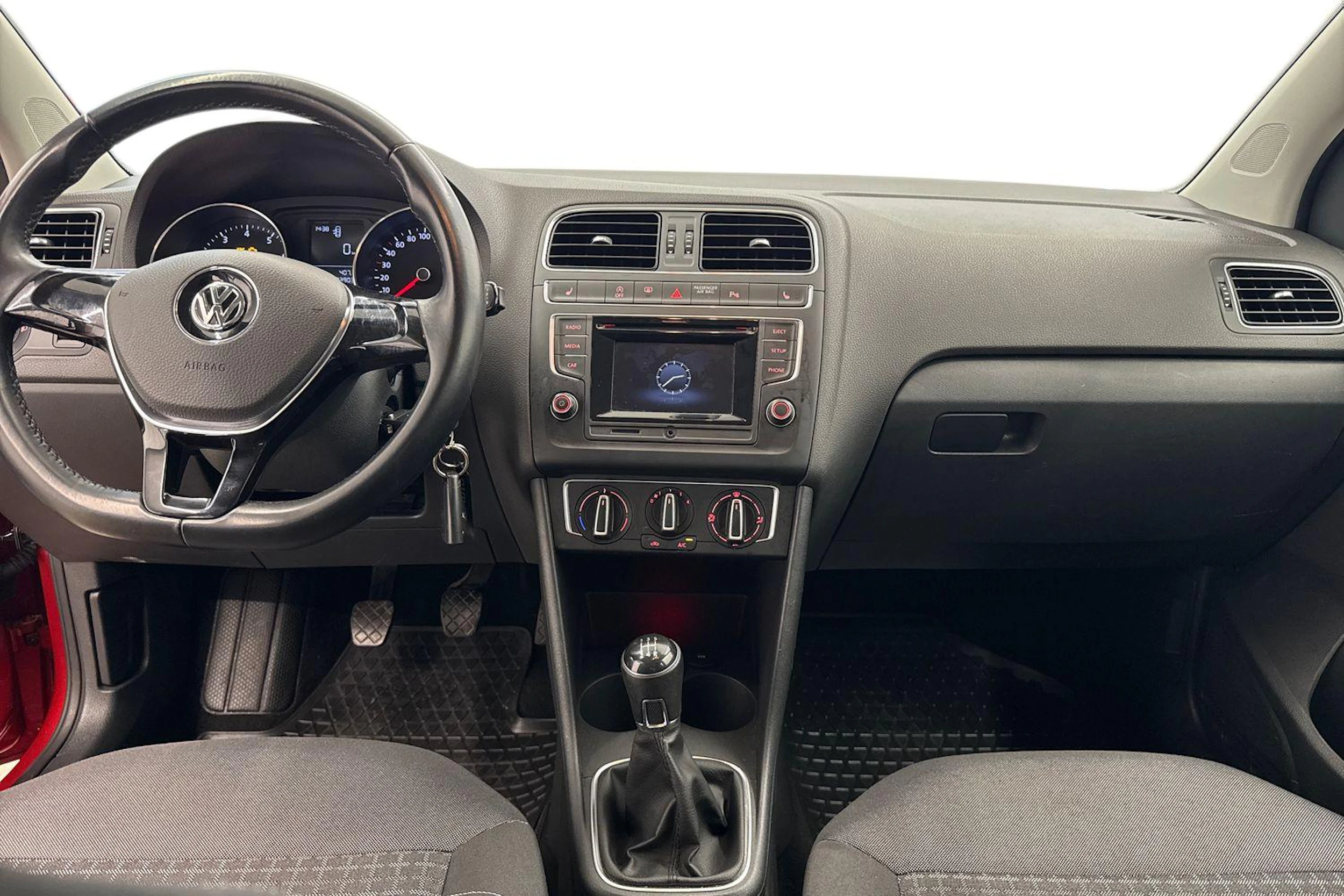 Punainen Volkswagen POLO 2015 kuva 9.