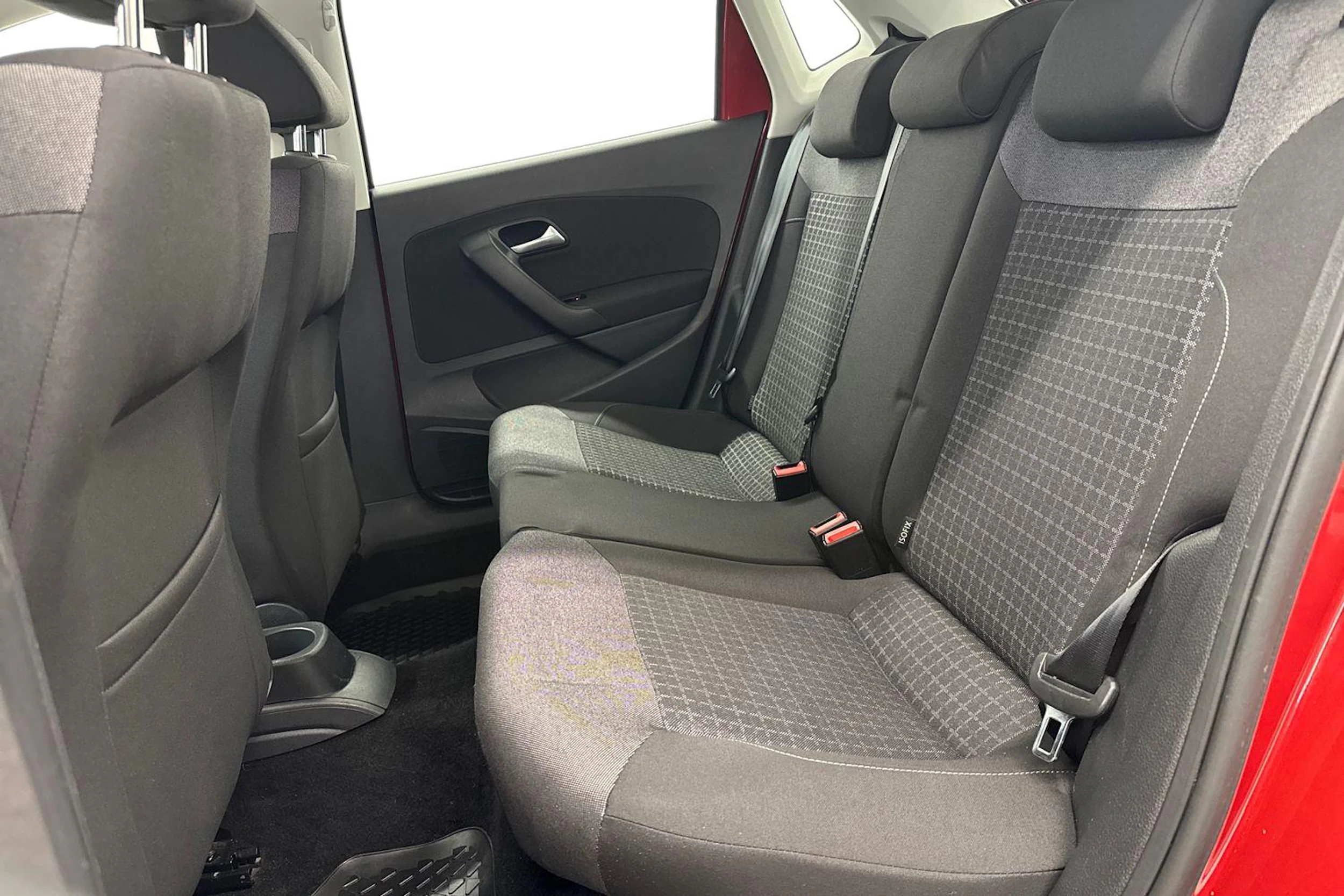 Punainen Volkswagen POLO 2015 kuva 11.