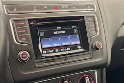 Punainen Volkswagen POLO 2015 kuva 18.