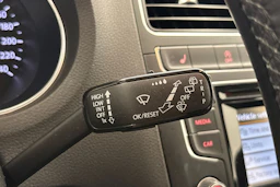 Punainen Volkswagen POLO 2015 kuva 22.