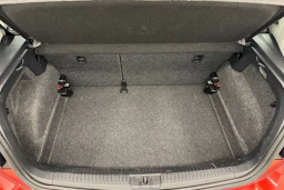 Punainen Volkswagen POLO 2015 kuva 24.