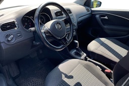 sininen Volkswagen Polo 2015 kuva 3.