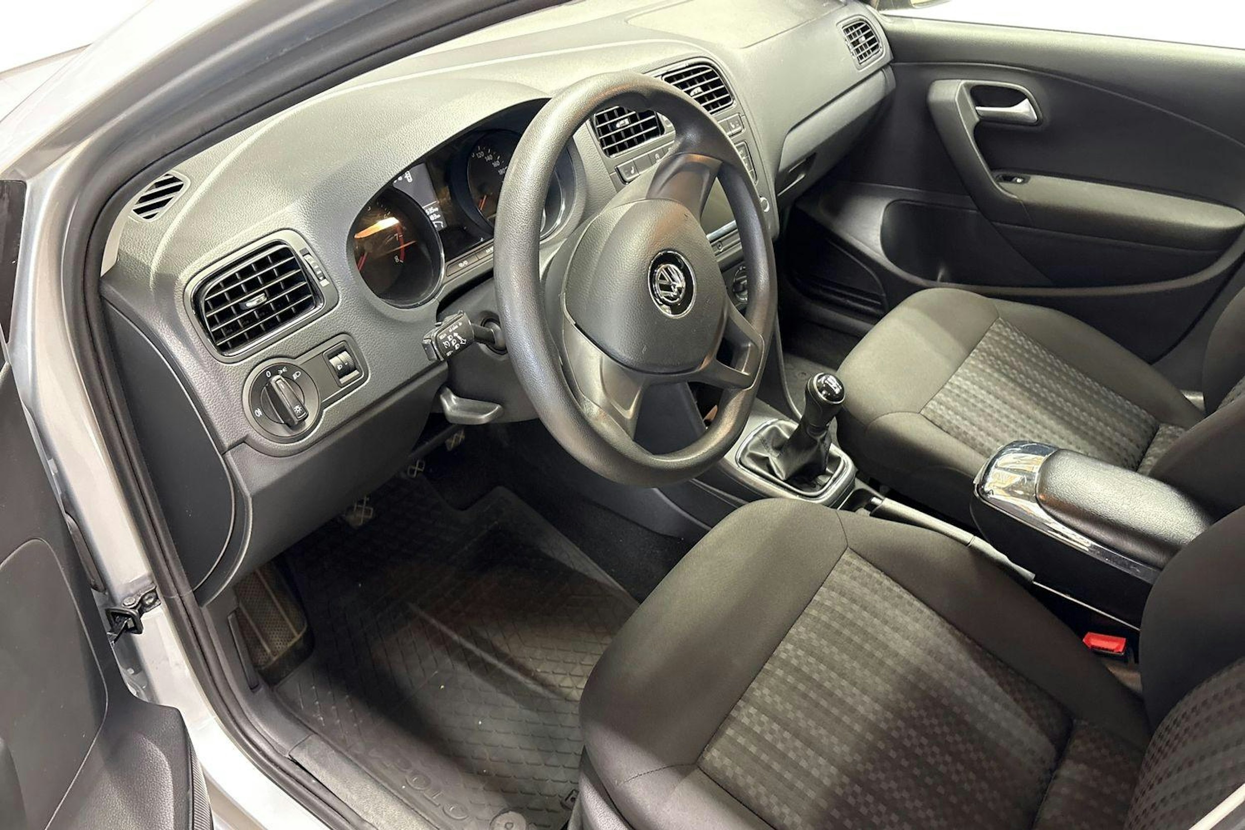 hopea Volkswagen Polo 2015 kuva 6.