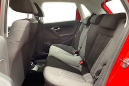 Punainen Volkswagen POLO 2015 kuva 10.