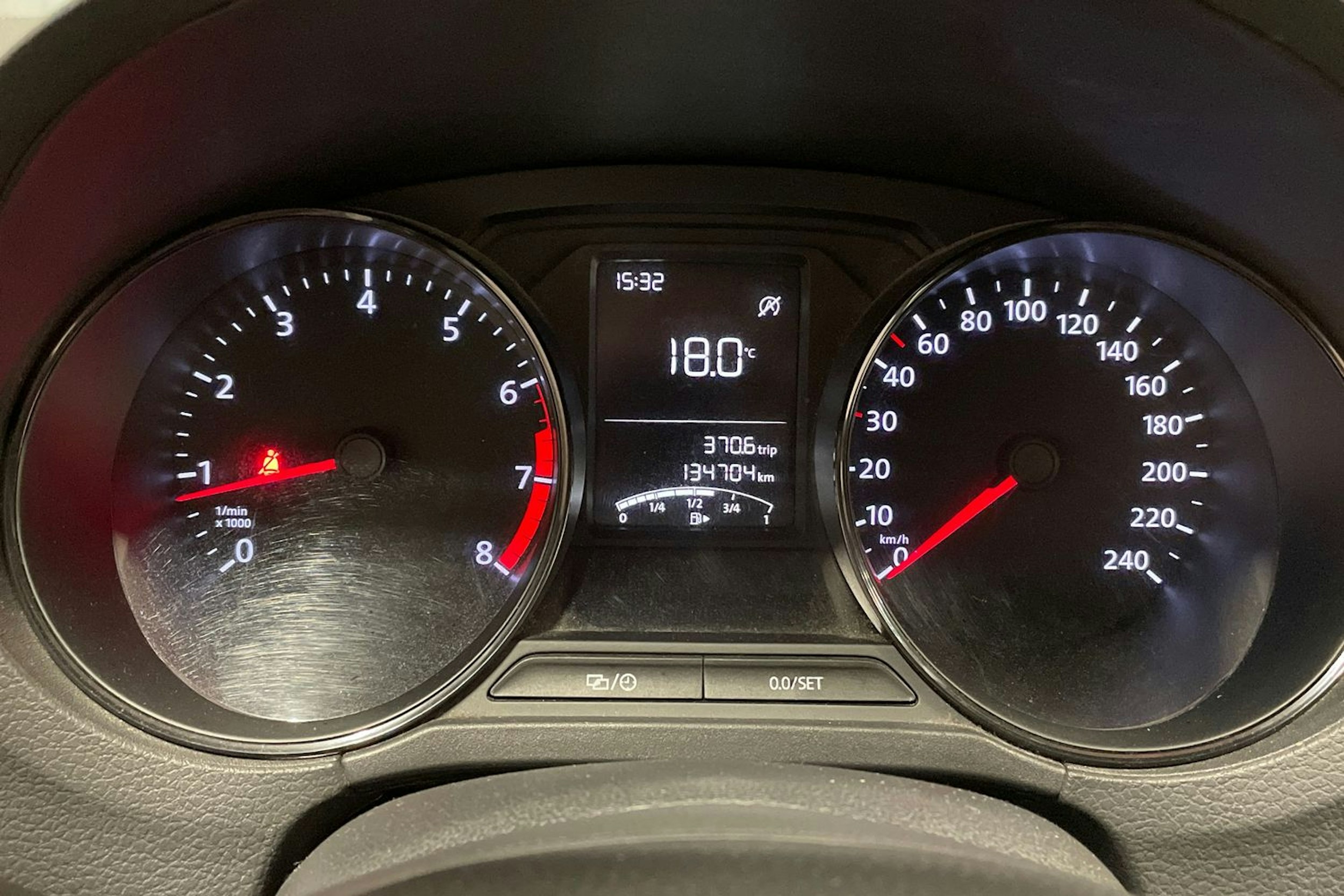 Punainen Volkswagen POLO 2015 kuva 15.