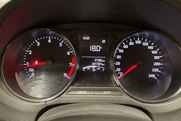 Punainen Volkswagen POLO 2015 kuva 15.