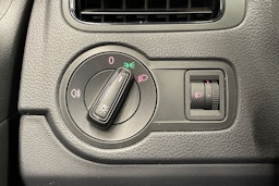 Punainen Volkswagen POLO 2015 kuva 19.
