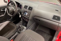 Punainen Volkswagen POLO 2015 kuva 23.