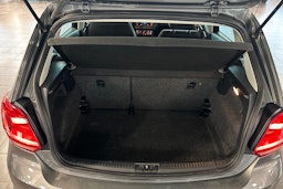 harmaa Volkswagen Polo 2015 kuva 14.