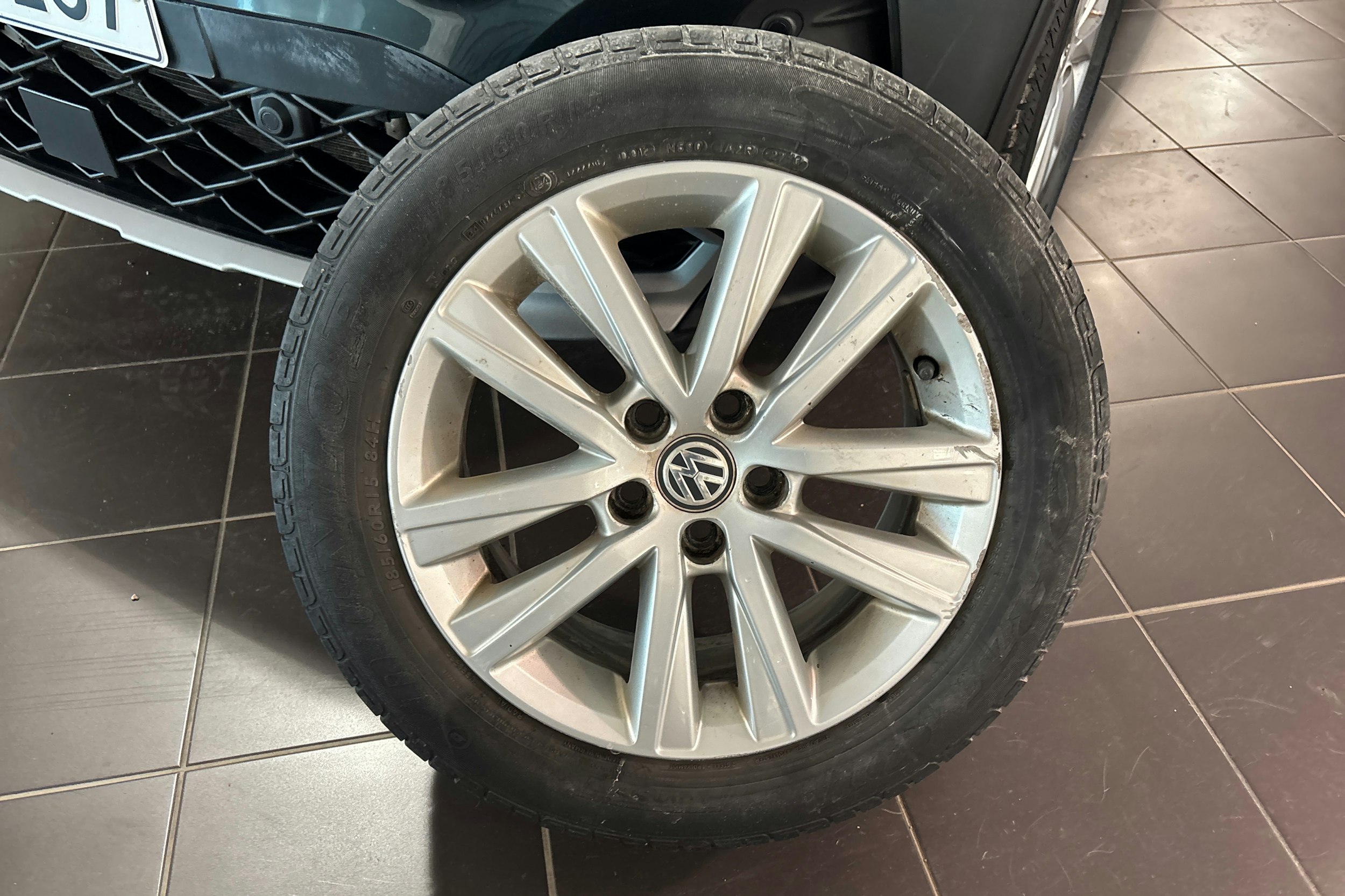 harmaa Volkswagen Polo 2015 kuva 17.