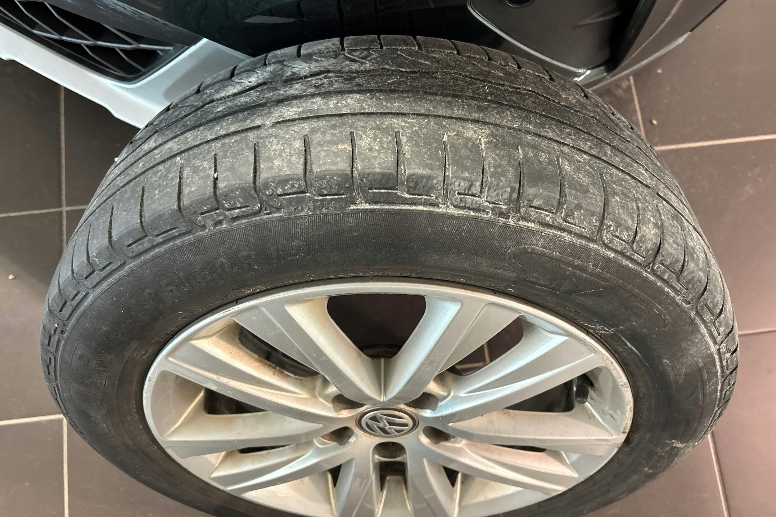 harmaa Volkswagen Polo 2015 kuva 18.