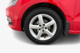 Punainen Volkswagen POLO 2015 kuva 11.