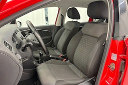 Punainen Volkswagen POLO 2015 kuva 15.