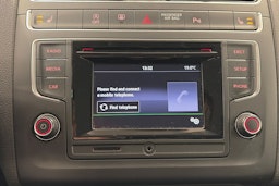 Punainen Volkswagen POLO 2015 kuva 18.