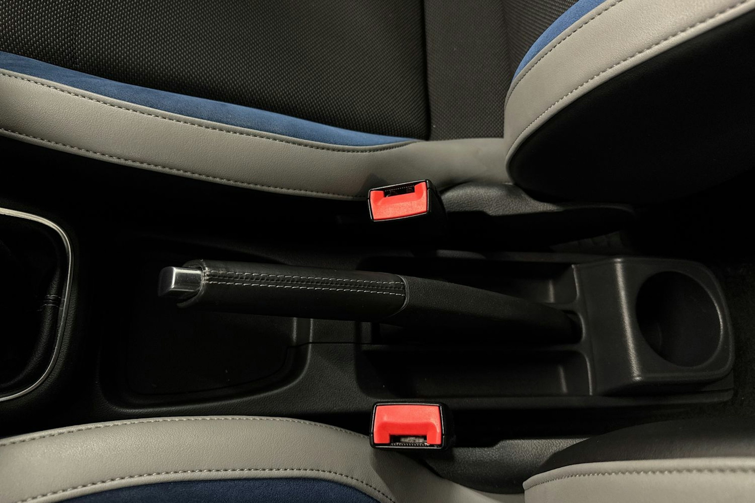 valkoinen Volkswagen Polo 2015 kuva 30.