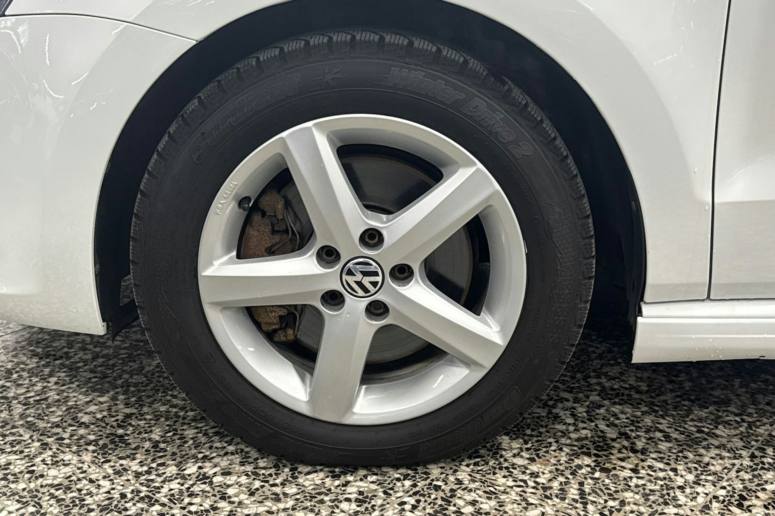 valkoinen Volkswagen Polo 2015 kuva 32.