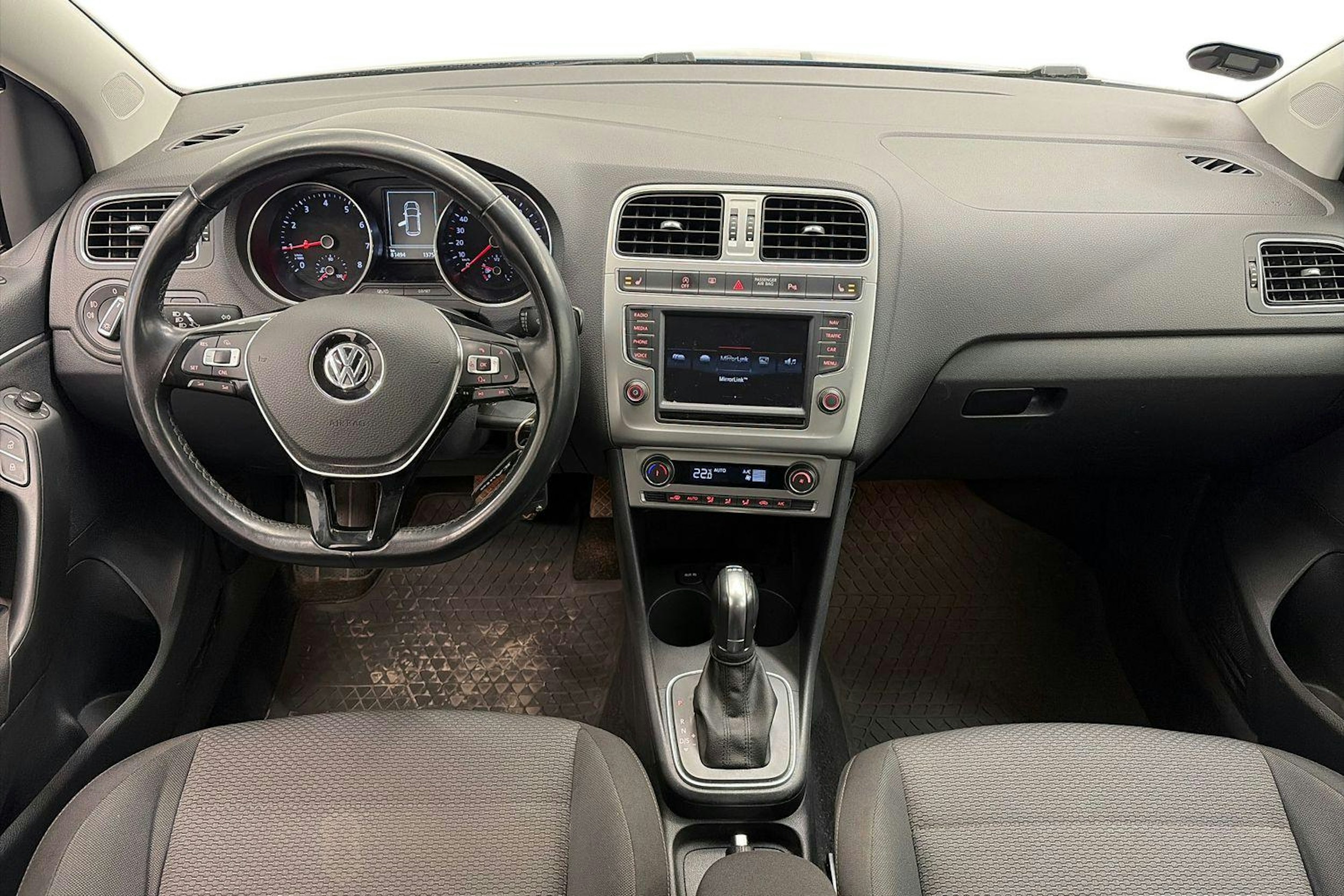 sininen Volkswagen Polo 2015 kuva 9.