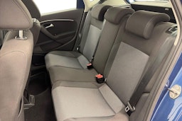 sininen Volkswagen Polo 2015 kuva 10.