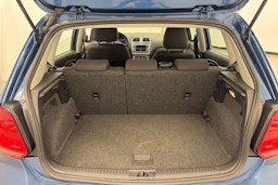 sininen Volkswagen Polo 2015 kuva 13.