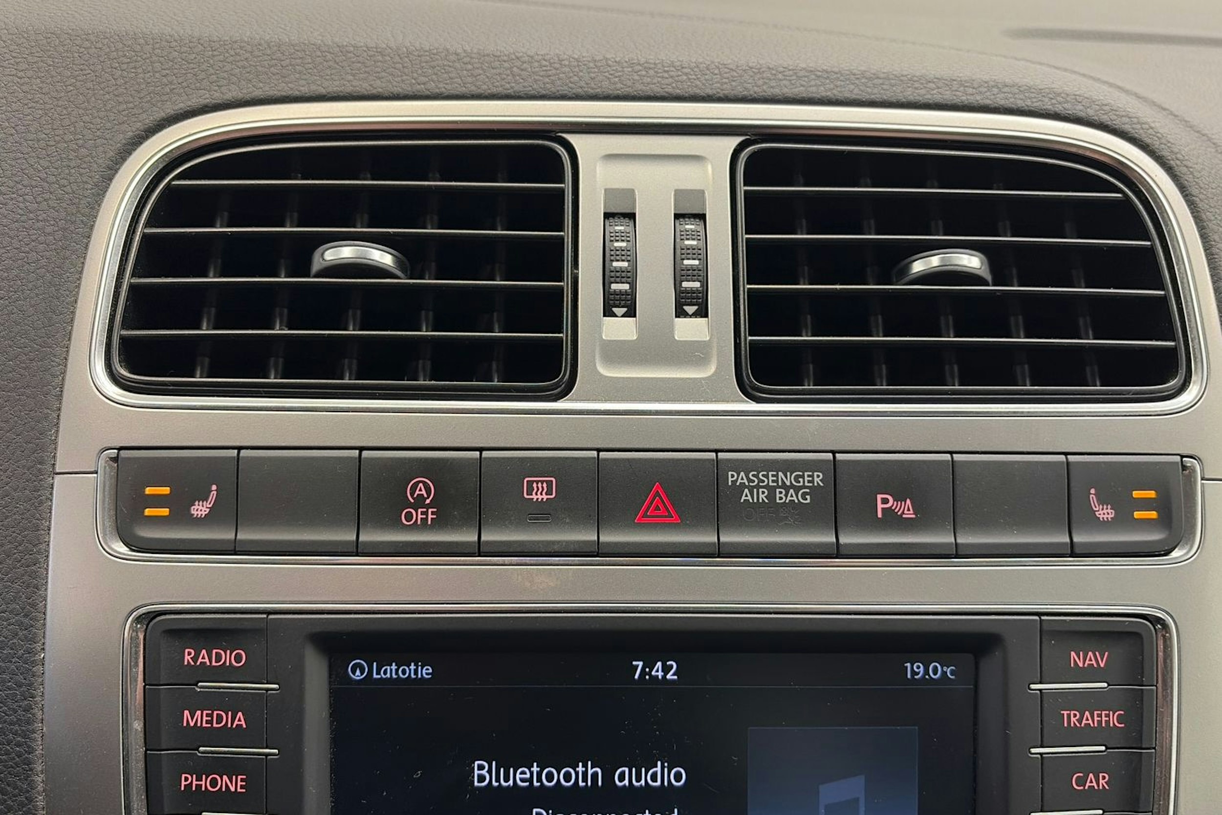 sininen Volkswagen Polo 2015 kuva 22.