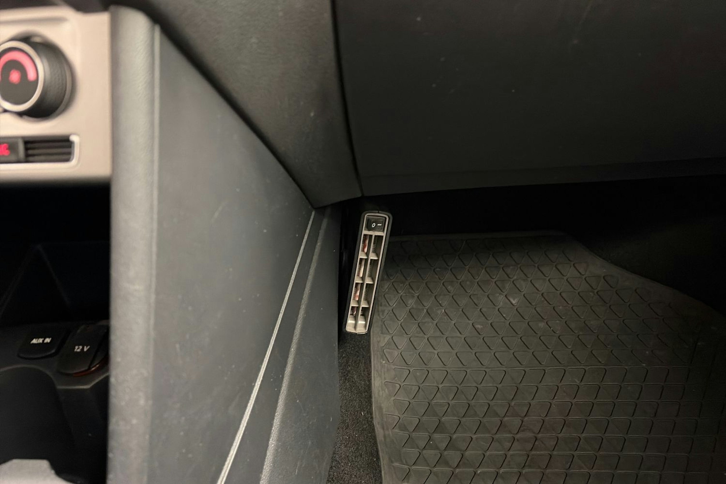 sininen Volkswagen Polo 2015 kuva 24.