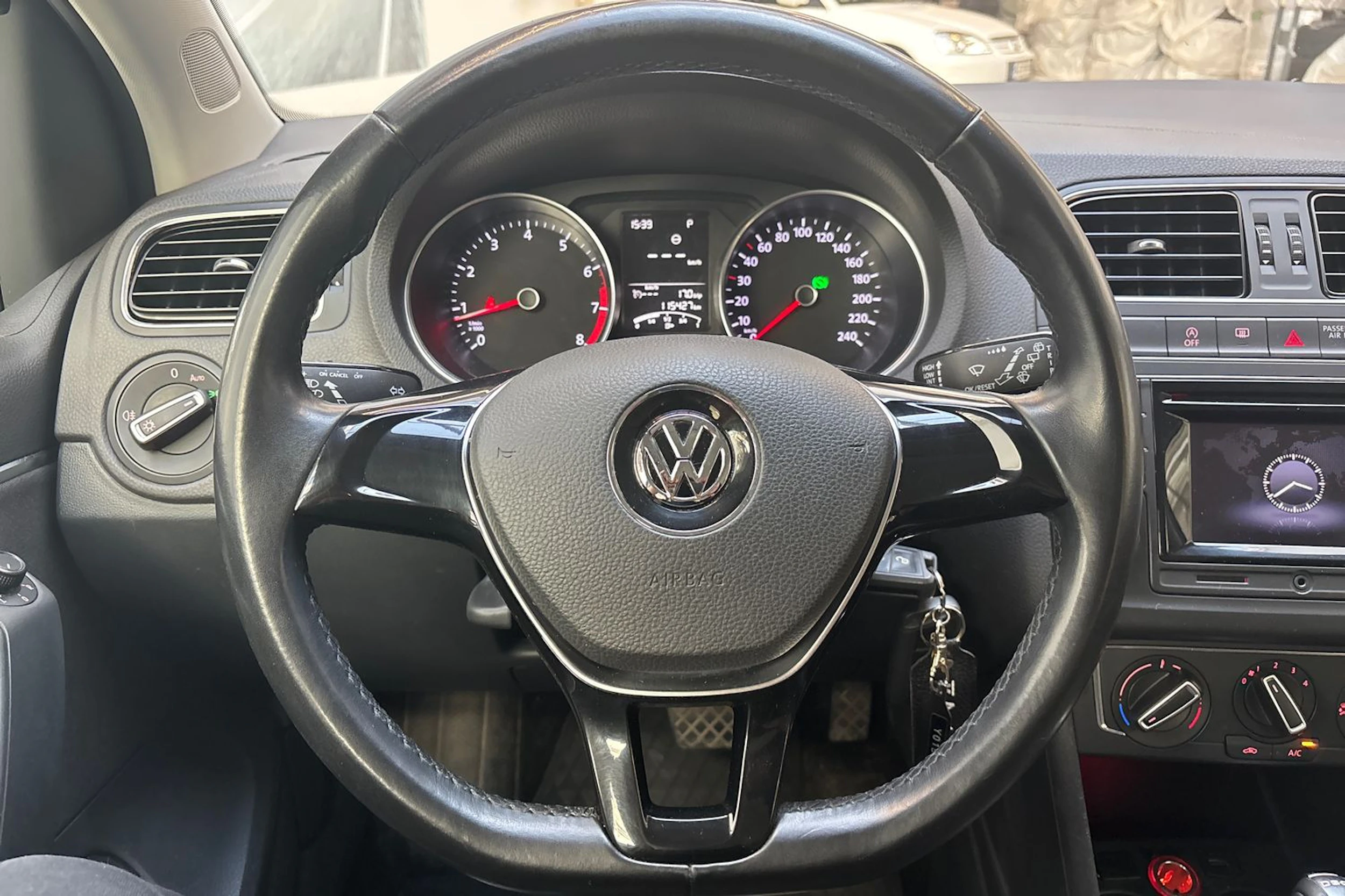 harmaa Volkswagen Polo 2016 kuva 18.