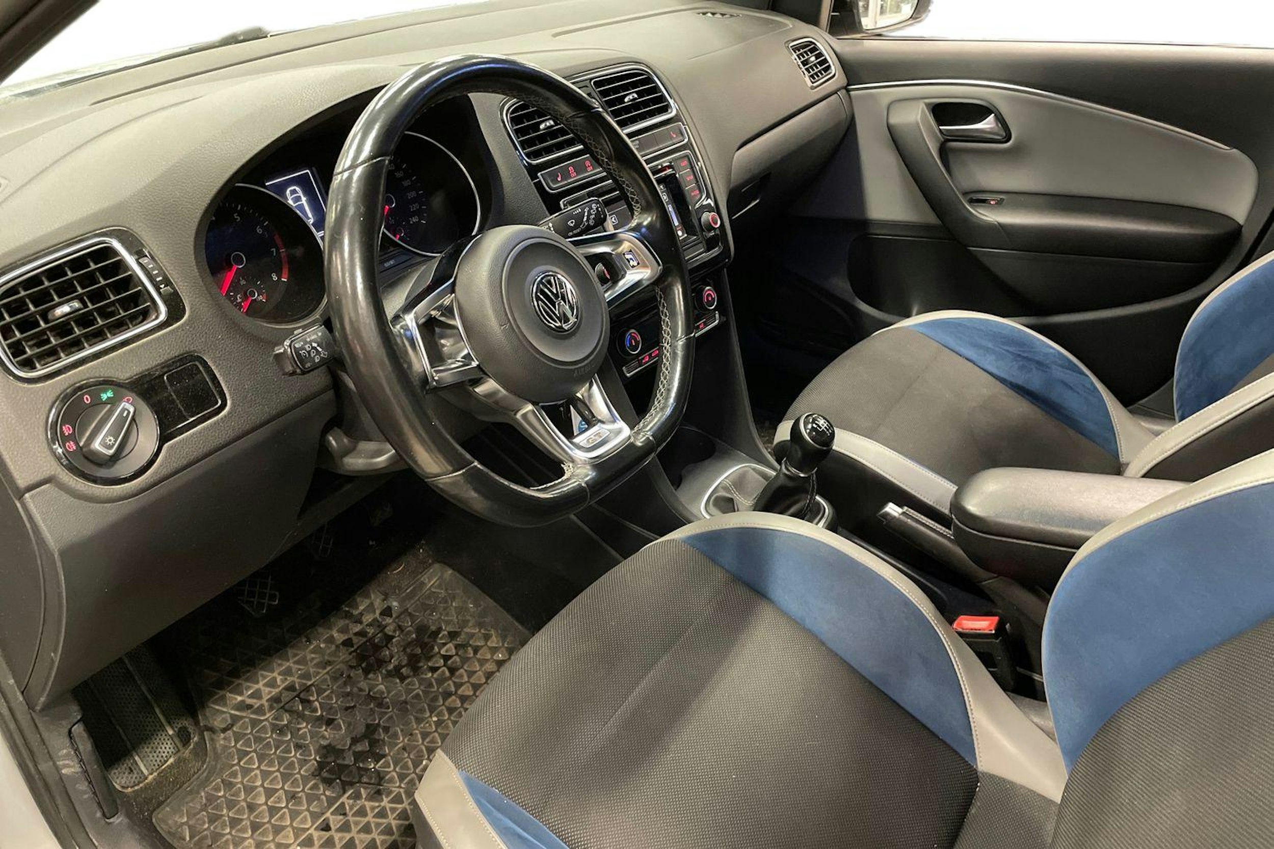 hopea Volkswagen Polo 2015 kuva 3.