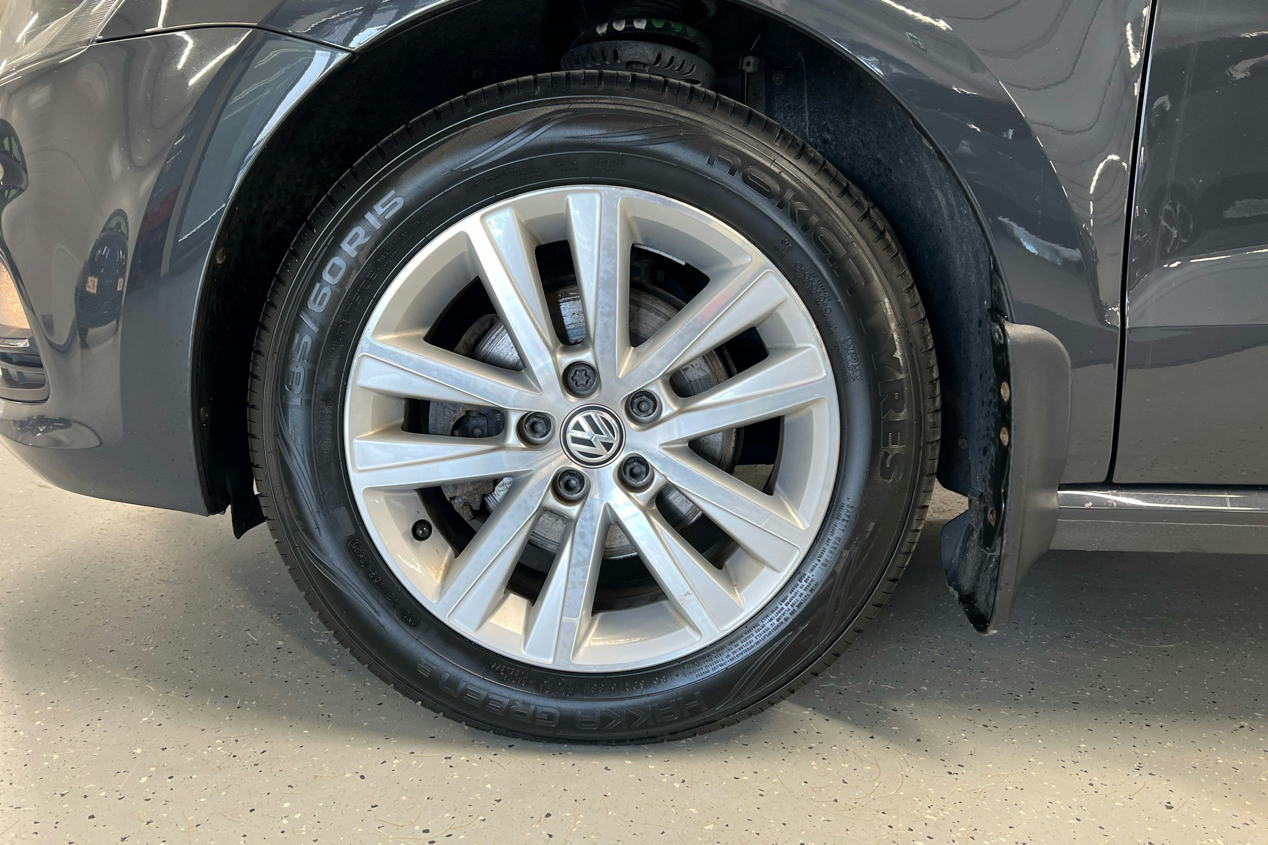 harmaa Volkswagen Polo 2015 kuva 9.