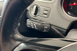 harmaa Volkswagen Polo 2015 kuva 12.