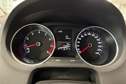 harmaa Volkswagen Polo 2015 kuva 13.