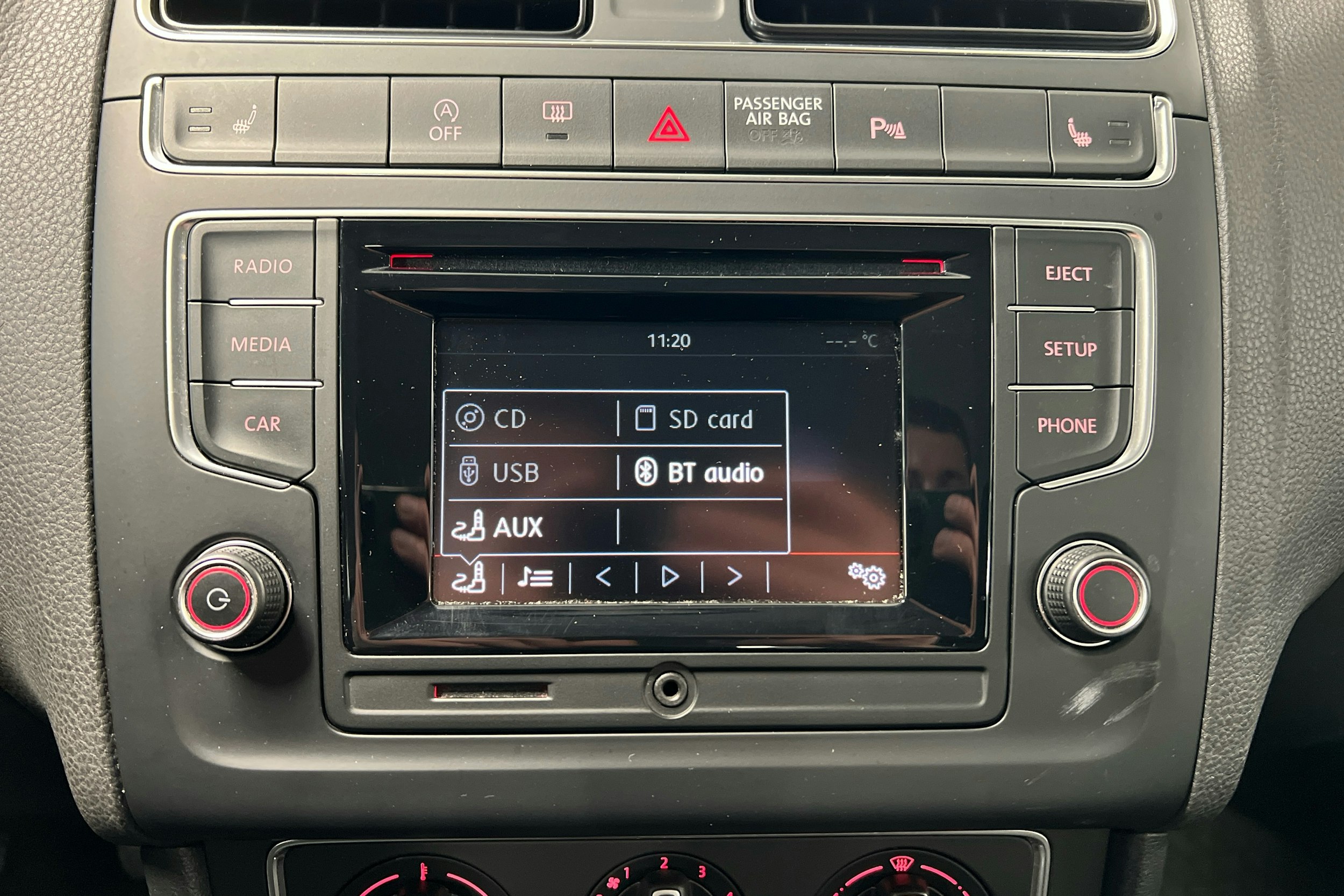 harmaa Volkswagen Polo 2015 kuva 14.