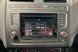 harmaa Volkswagen Polo 2015 kuva 14.