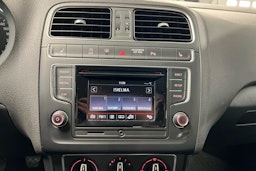 harmaa Volkswagen Polo 2015 kuva 15.