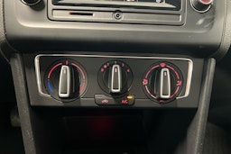 harmaa Volkswagen Polo 2015 kuva 16.
