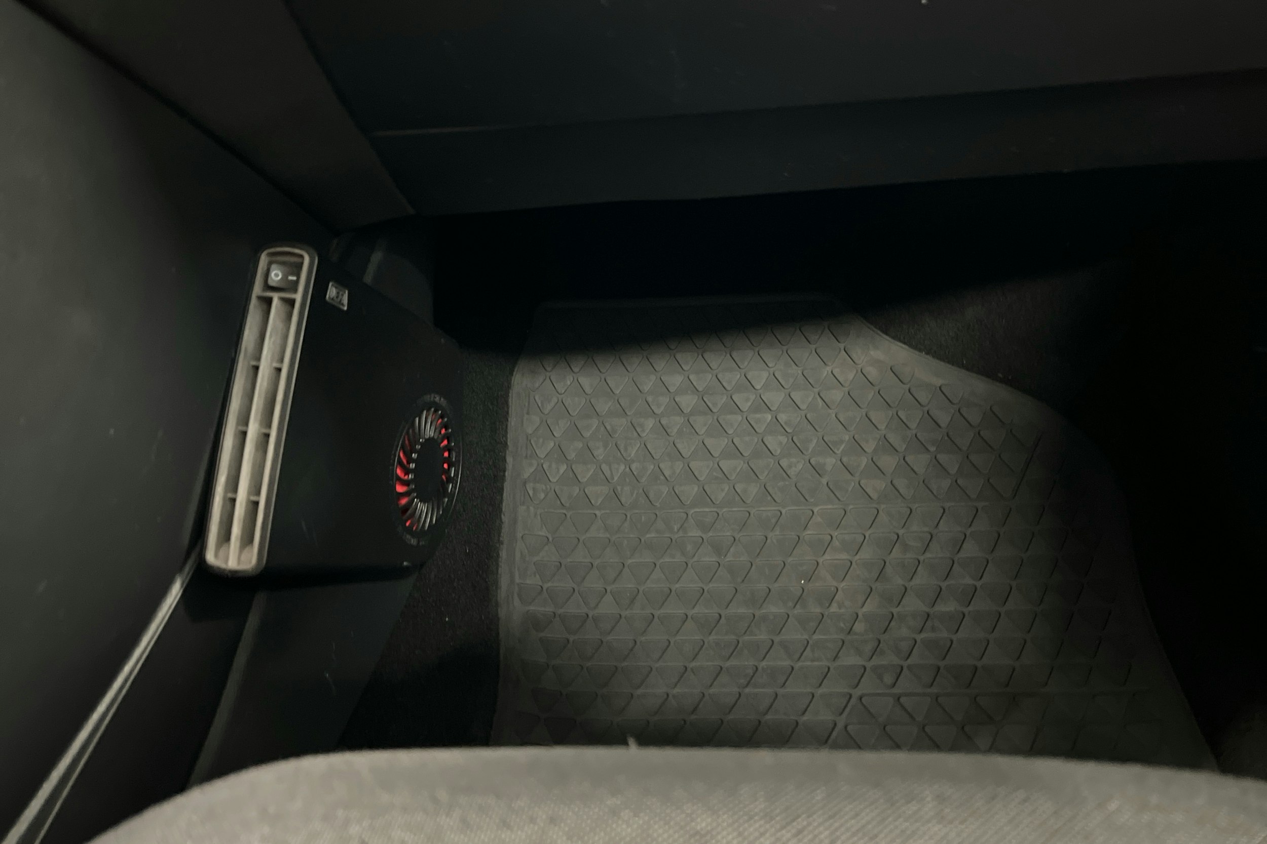 harmaa Volkswagen Polo 2015 kuva 18.