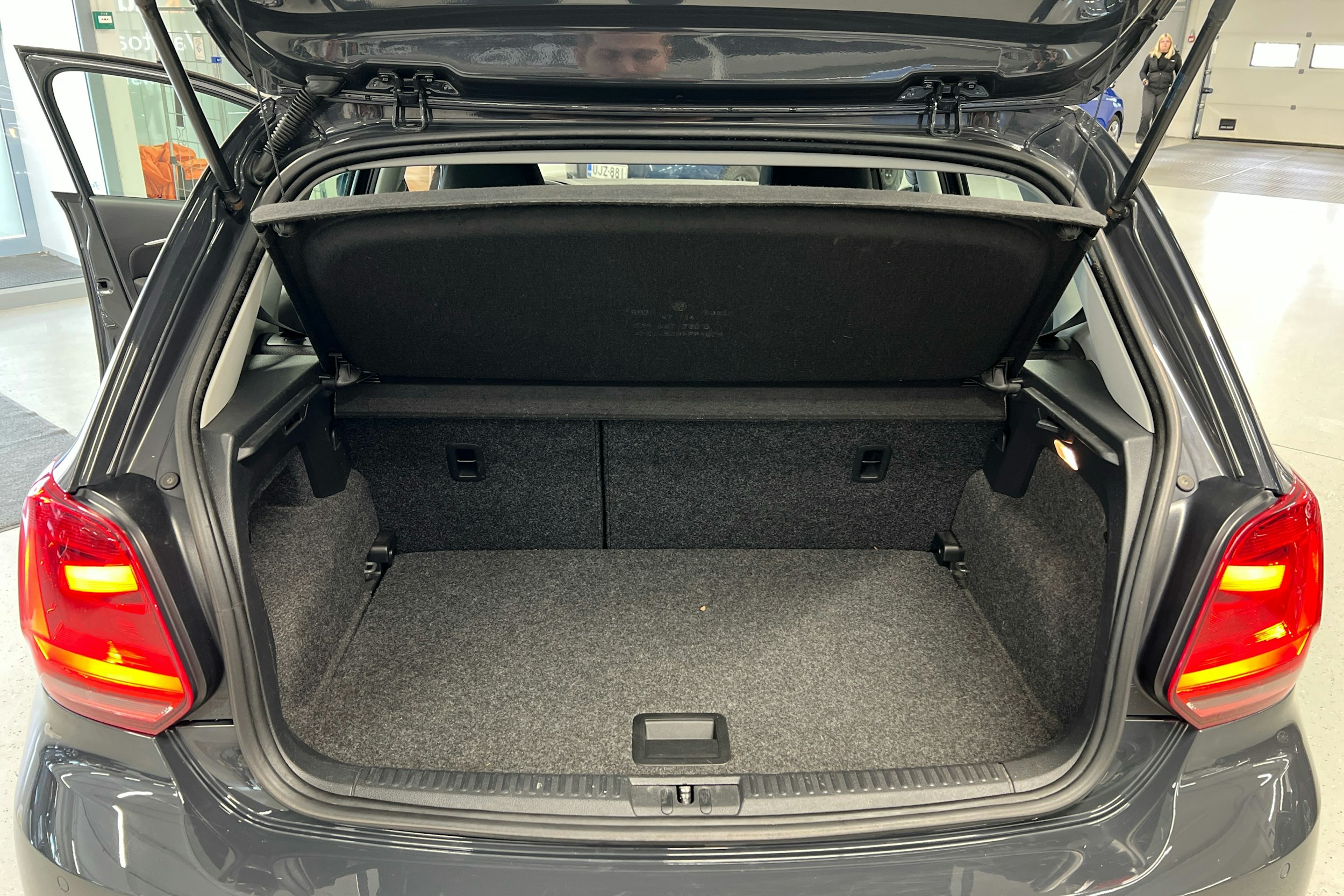 harmaa Volkswagen Polo 2015 kuva 19.
