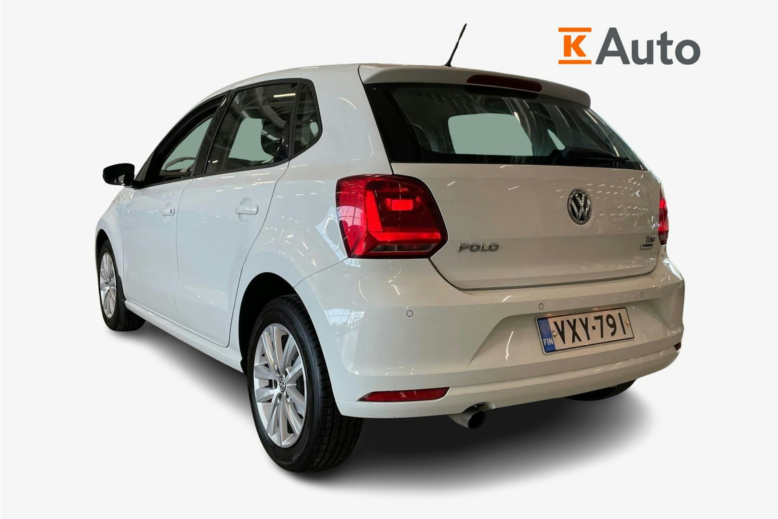 valkoinen Volkswagen Polo 2015 kuva 2.