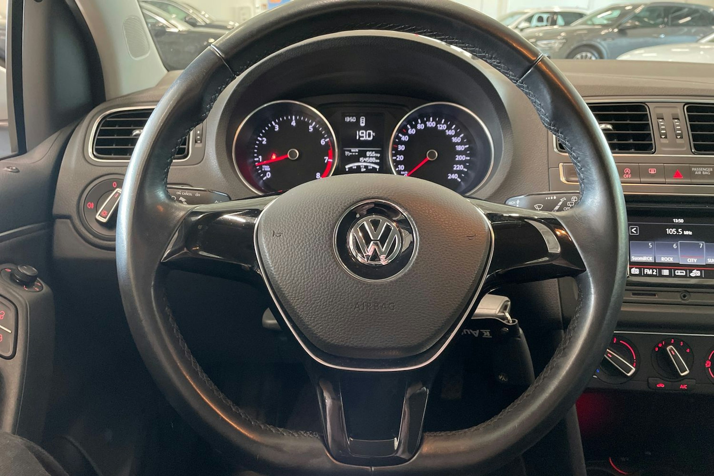 valkoinen Volkswagen Polo 2015 kuva 15.