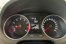 valkoinen Volkswagen Polo 2015 kuva 16.