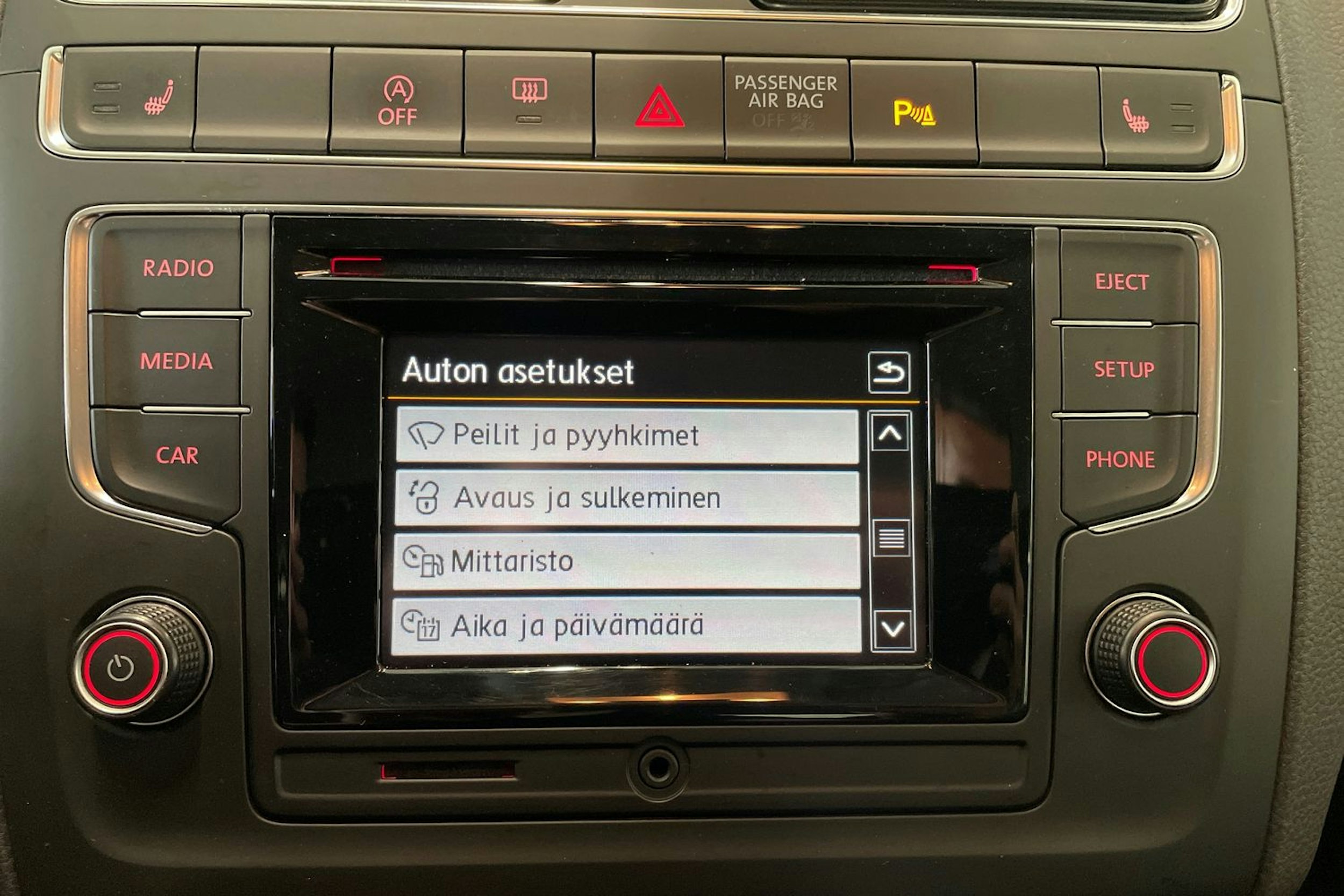 valkoinen Volkswagen Polo 2015 kuva 22.
