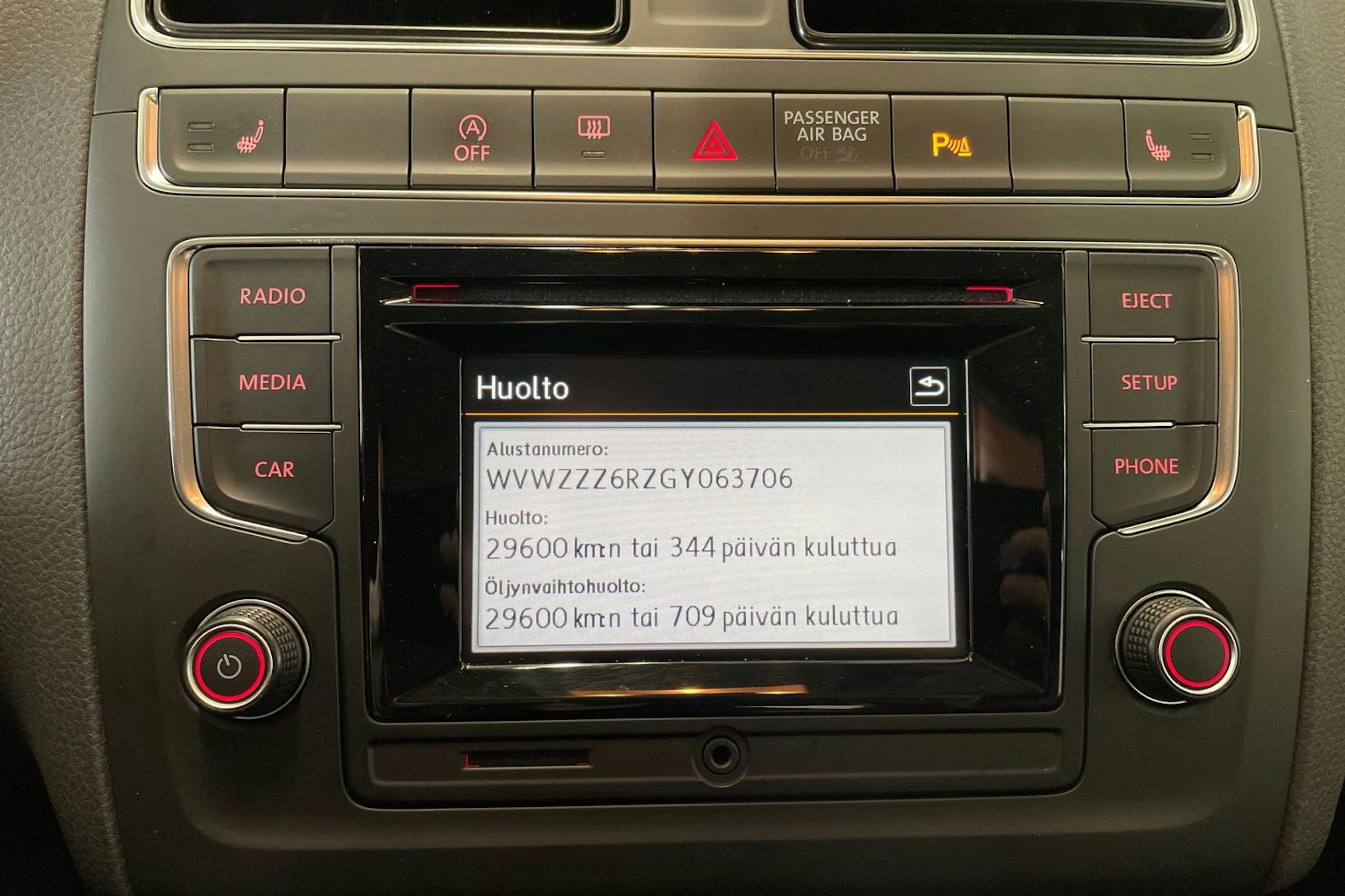 valkoinen Volkswagen Polo 2015 kuva 24.