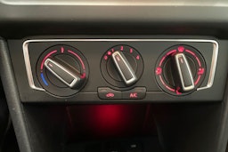 valkoinen Volkswagen Polo 2015 kuva 26.