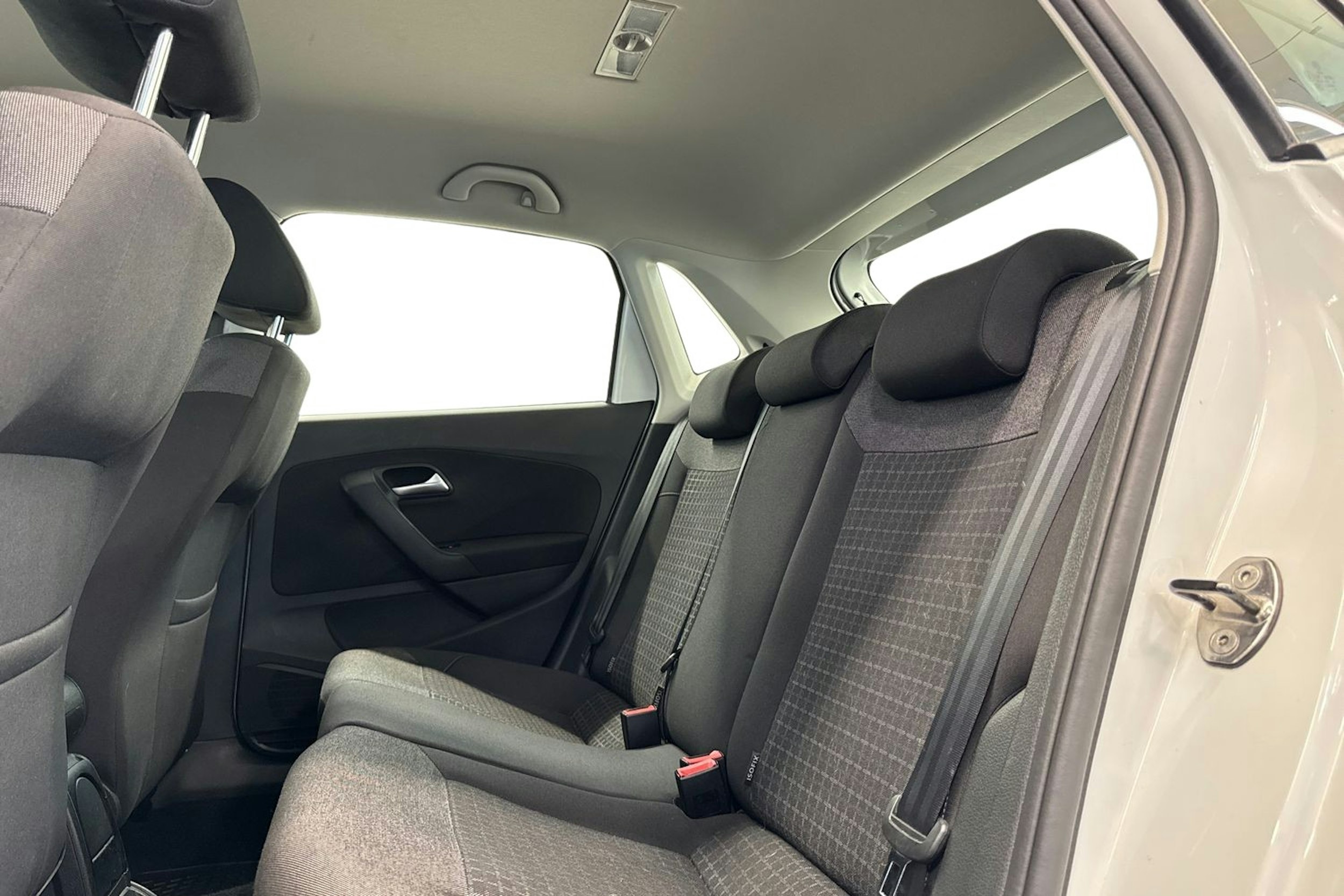 valkoinen Volkswagen Polo 2015 kuva 10.