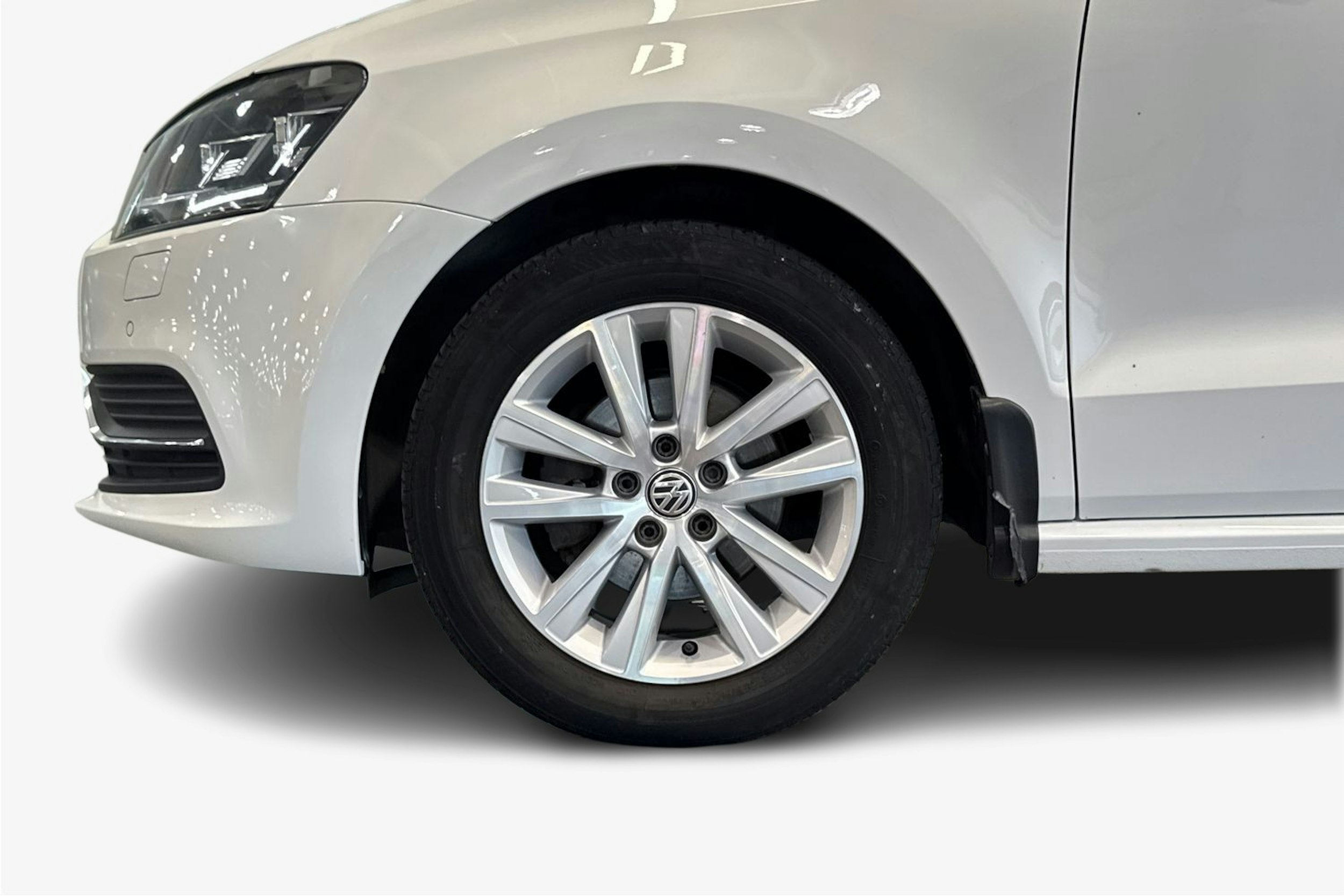valkoinen Volkswagen Polo 2015 kuva 11.